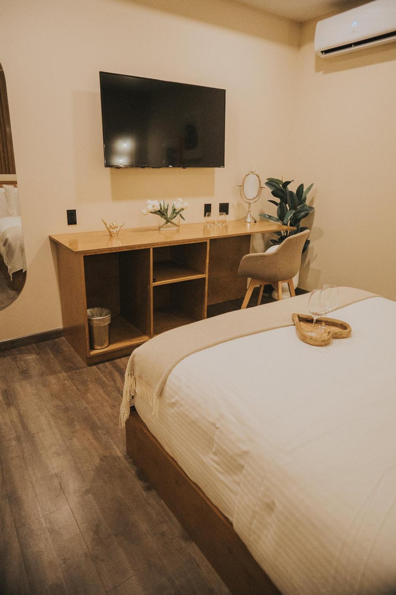 Jules & Laurent Hotel Contemporaneo إنسينادا المظهر الخارجي الصورة