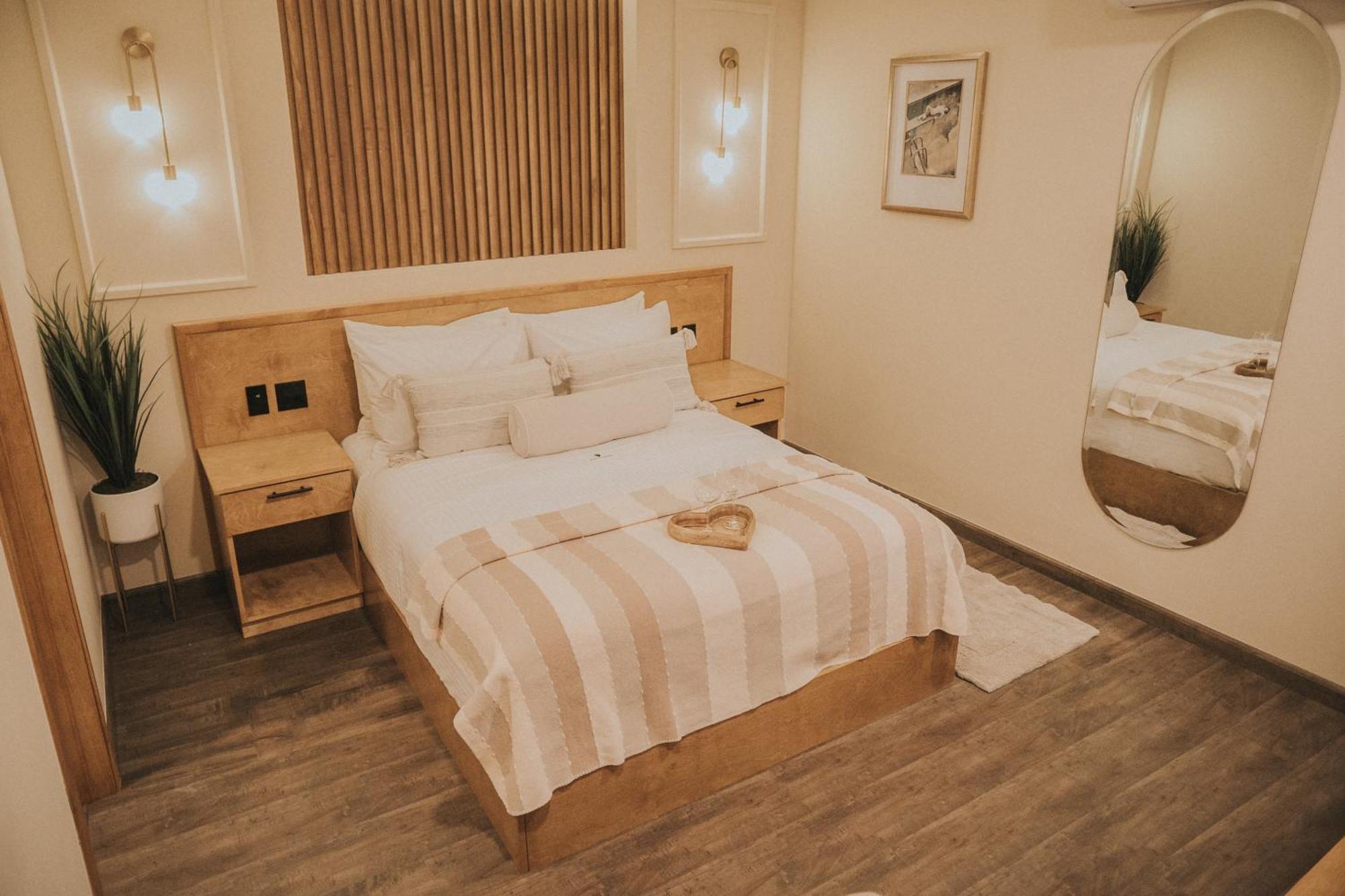 Jules & Laurent Hotel Contemporaneo إنسينادا المظهر الخارجي الصورة