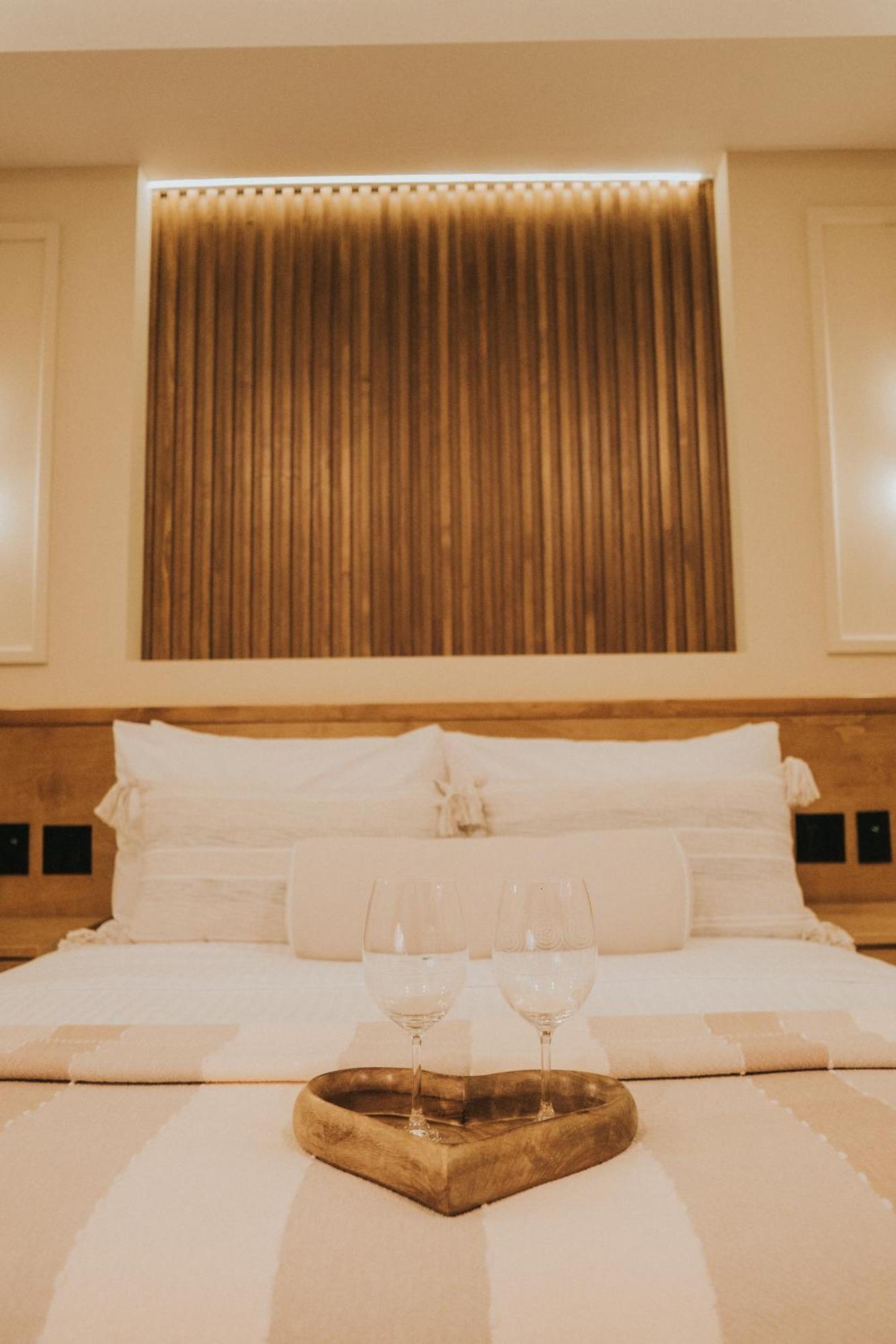 Jules & Laurent Hotel Contemporaneo إنسينادا المظهر الخارجي الصورة