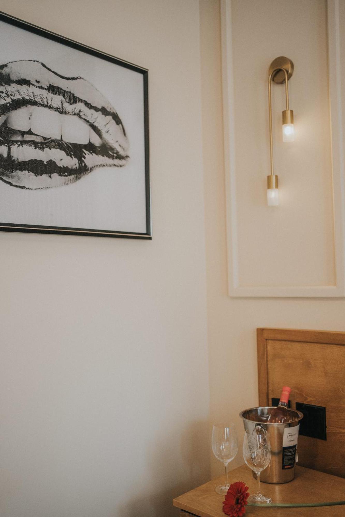 Jules & Laurent Hotel Contemporaneo إنسينادا المظهر الخارجي الصورة